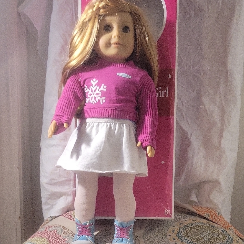 AMRICAN GIRL DOLL MIA Winter Style Doll with Pink Sweater and Blonde Hair